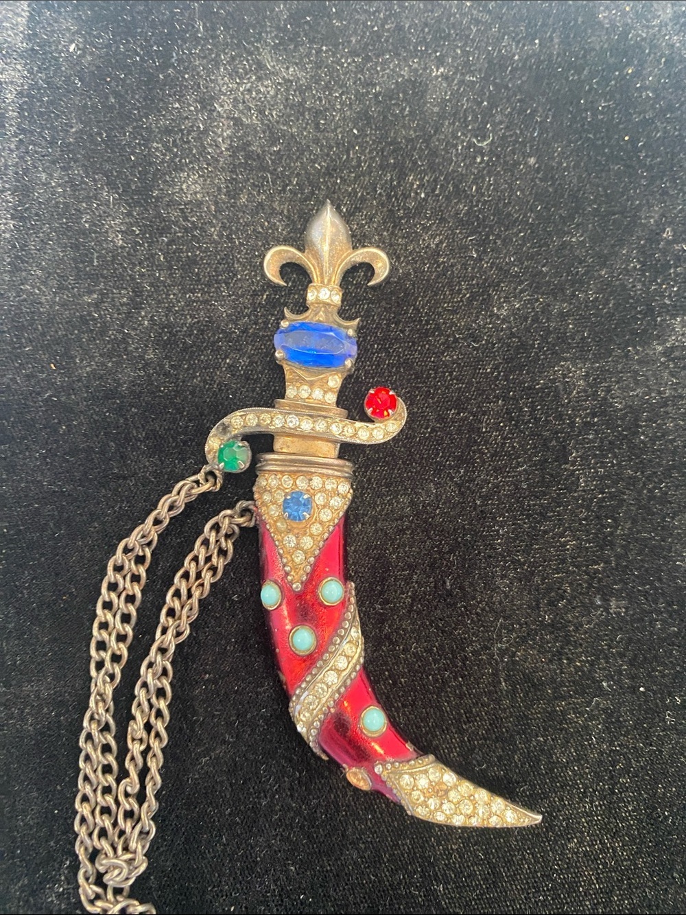 Vintage 1940s vintage Urie Mandle Brooch